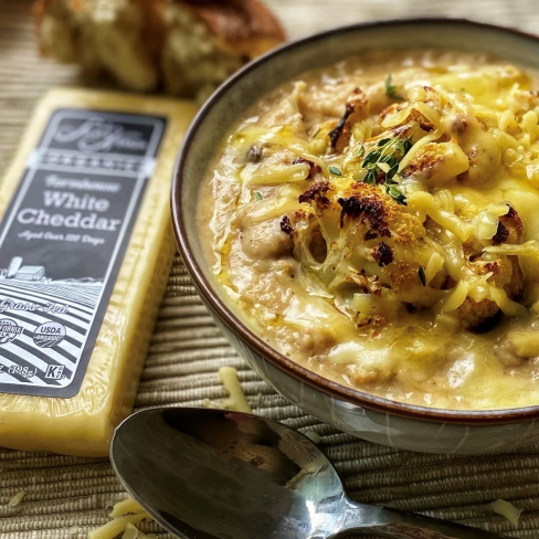 Creamy Cheddar Cauliflower Soup